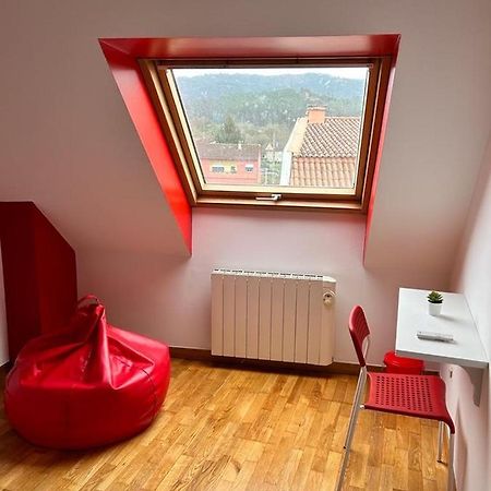 Acogedor Apartamento Atico En El Centro De O Porriño Exteriér fotografie